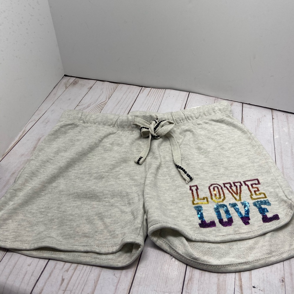 - Sweat shorts with sparkle💵